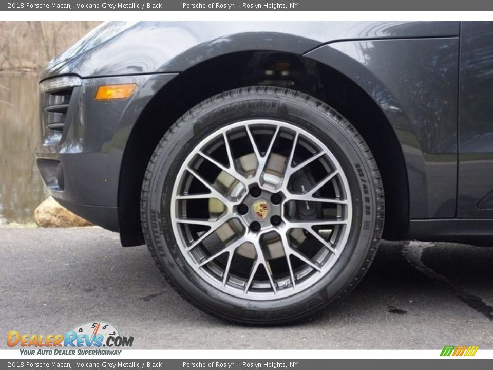 2018 Porsche Macan Volcano Grey Metallic / Black Photo #9