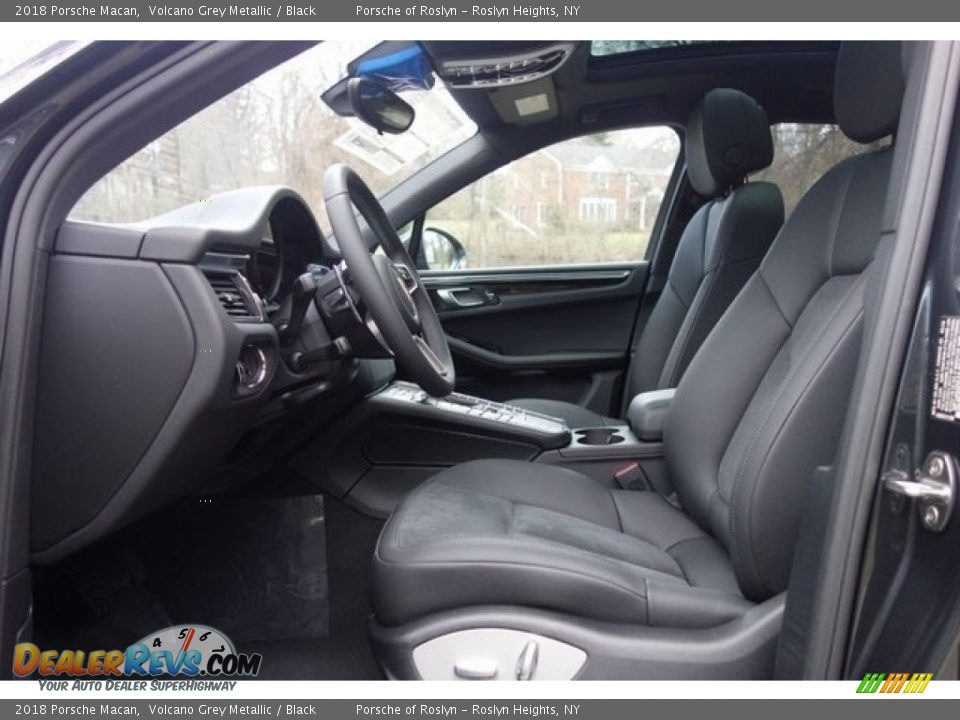 2018 Porsche Macan Volcano Grey Metallic / Black Photo #11