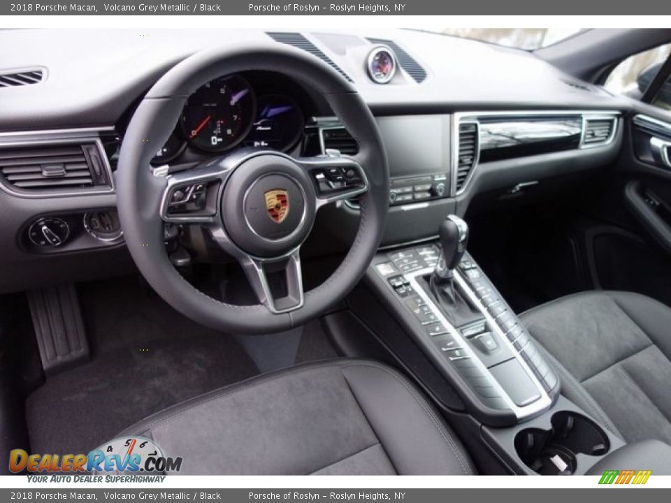 2018 Porsche Macan Volcano Grey Metallic / Black Photo #12