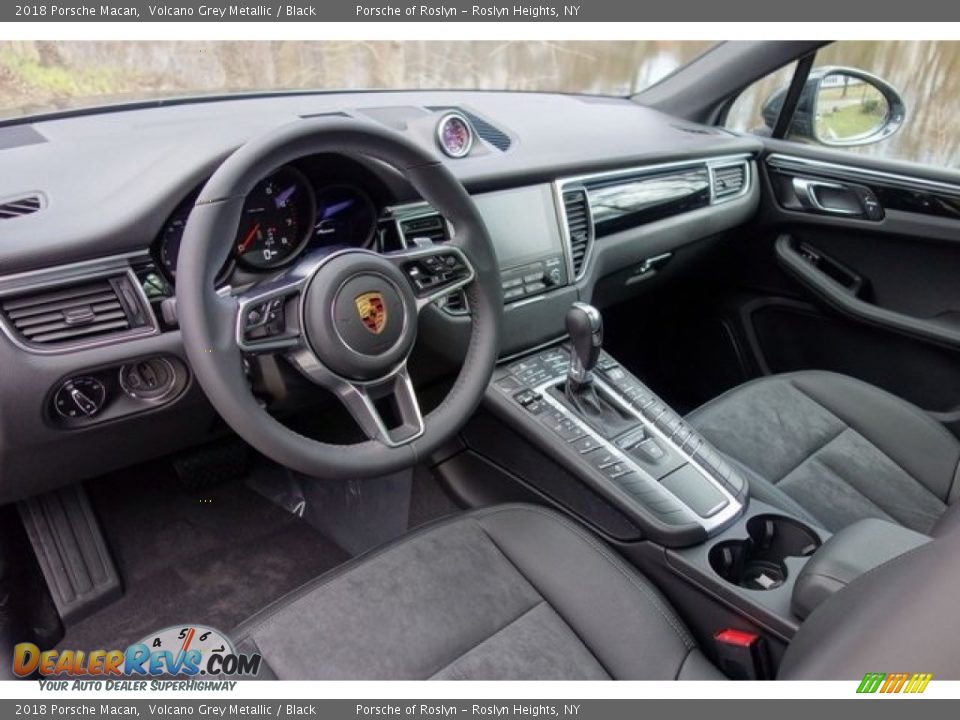 2018 Porsche Macan Volcano Grey Metallic / Black Photo #13