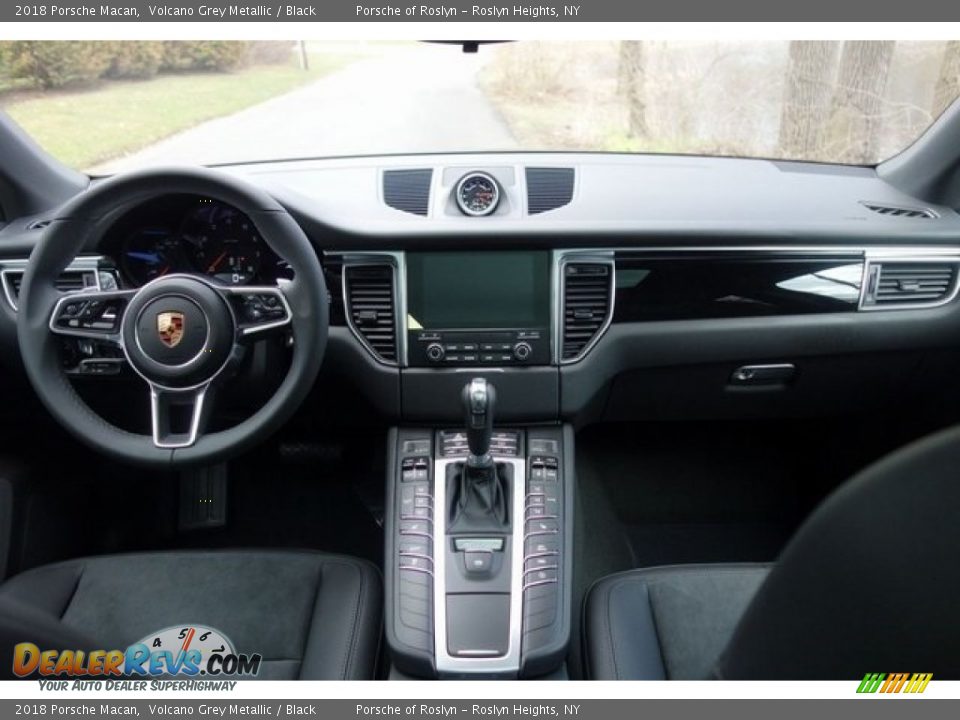 2018 Porsche Macan Volcano Grey Metallic / Black Photo #18