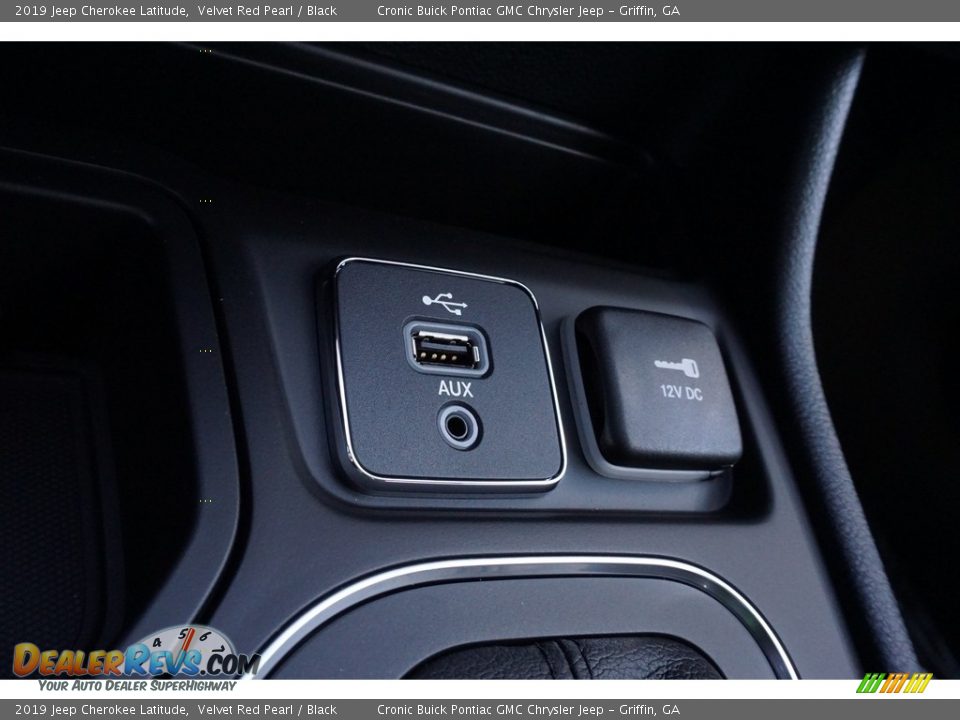 2019 Jeep Cherokee Latitude Velvet Red Pearl / Black Photo #5