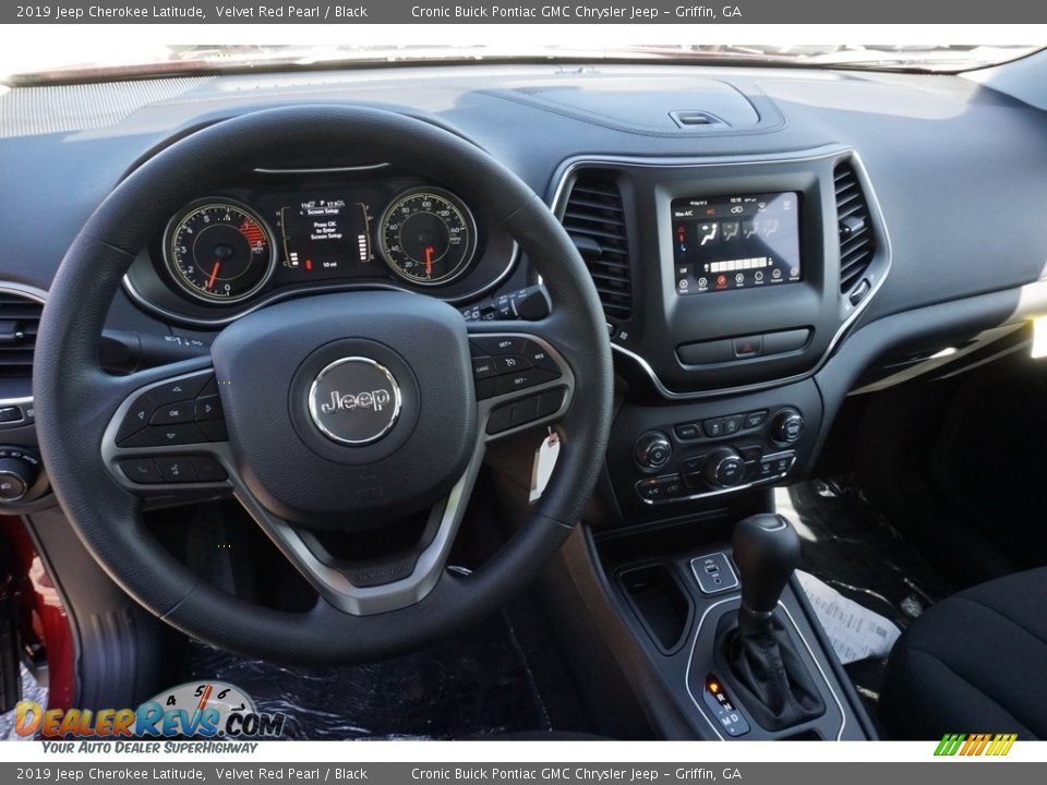 2019 Jeep Cherokee Latitude Velvet Red Pearl / Black Photo #7