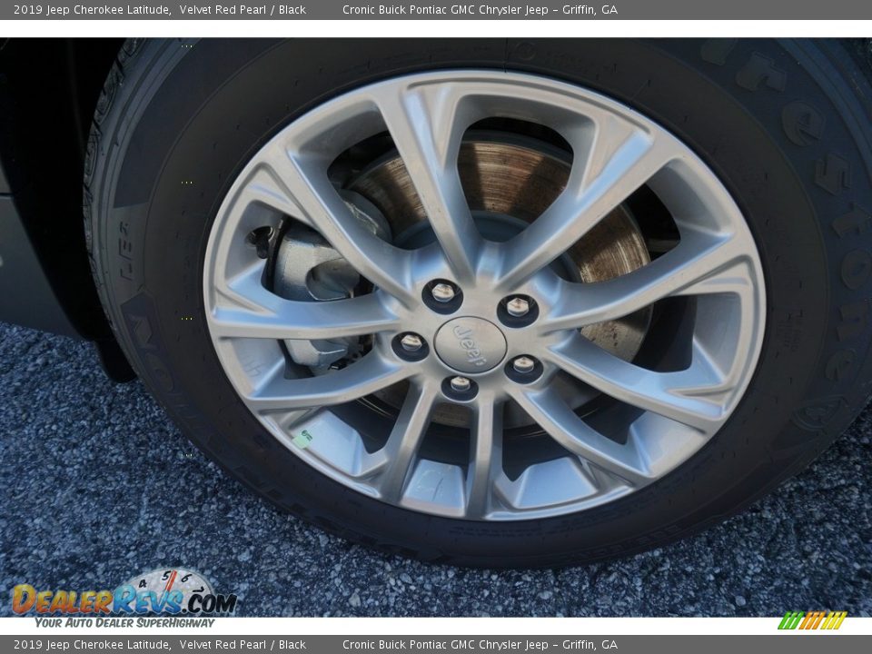 2019 Jeep Cherokee Latitude Velvet Red Pearl / Black Photo #8