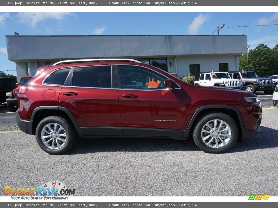 2019 Jeep Cherokee Latitude Velvet Red Pearl / Black Photo #10