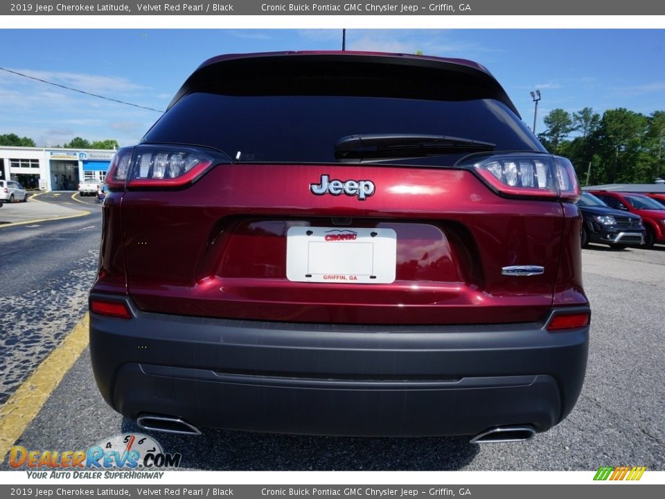 2019 Jeep Cherokee Latitude Velvet Red Pearl / Black Photo #12