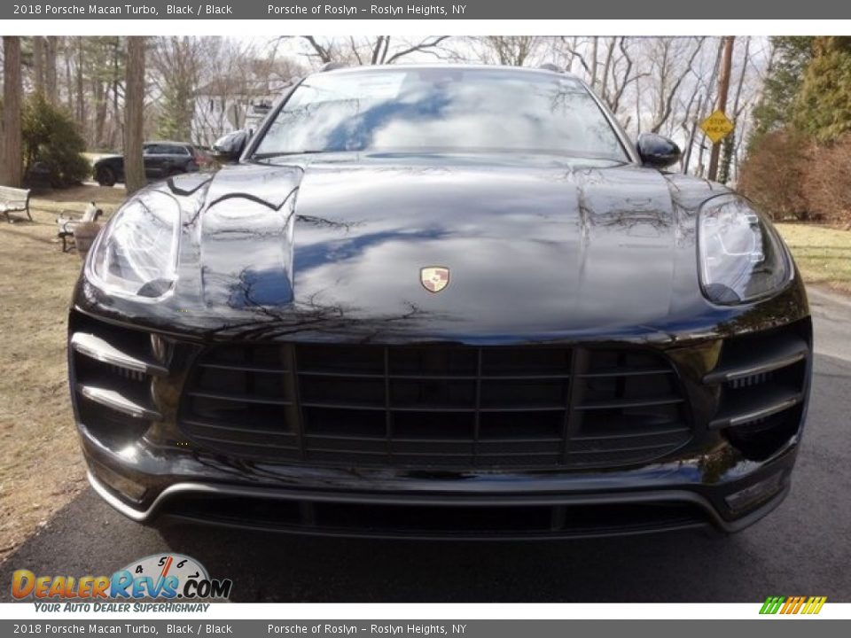 2018 Porsche Macan Turbo Black / Black Photo #2