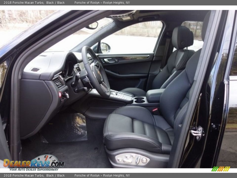 Black Interior - 2018 Porsche Macan Turbo Photo #11