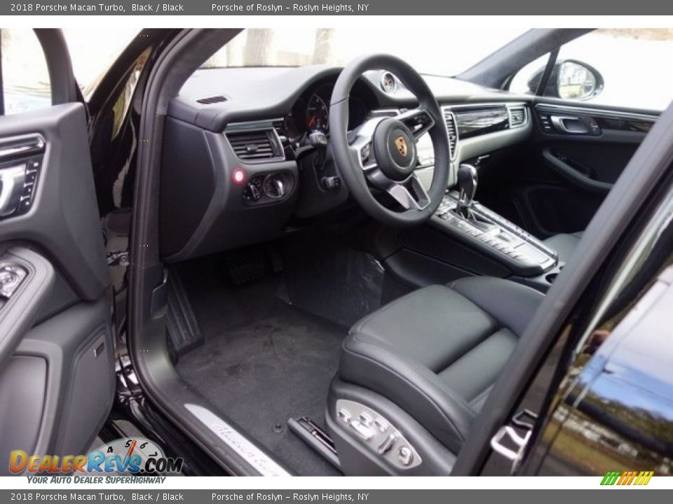 2018 Porsche Macan Turbo Black / Black Photo #12