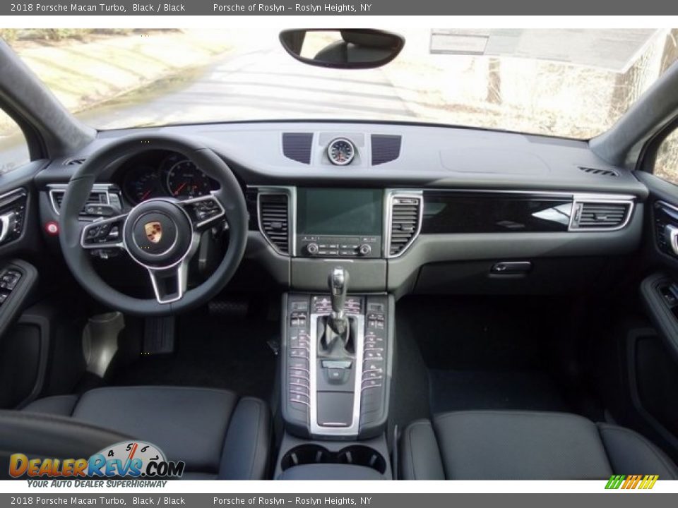 2018 Porsche Macan Turbo Black / Black Photo #15