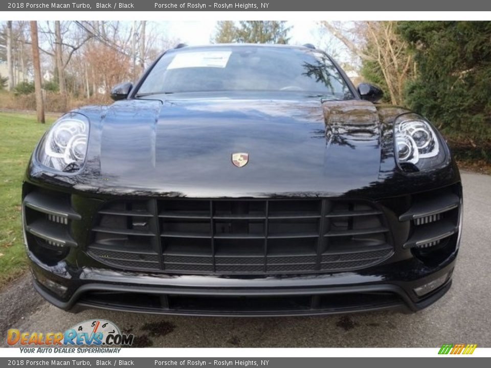 2018 Porsche Macan Turbo Black / Black Photo #2