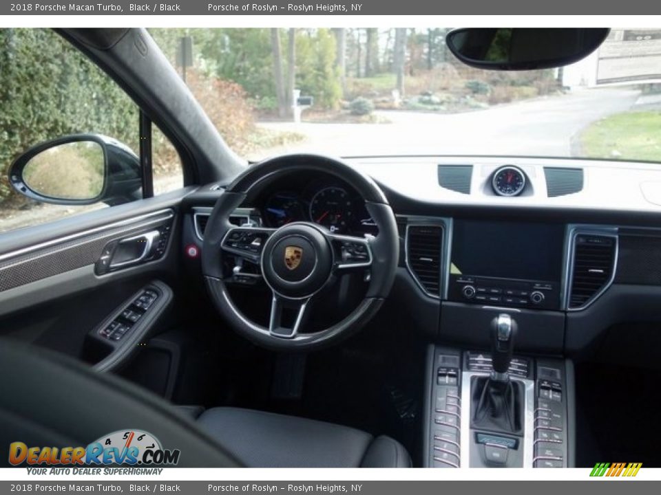 2018 Porsche Macan Turbo Black / Black Photo #15