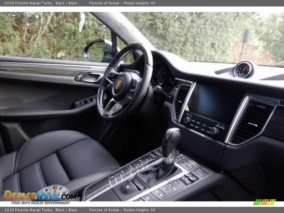 2018 Porsche Macan Turbo Black / Black Photo #19