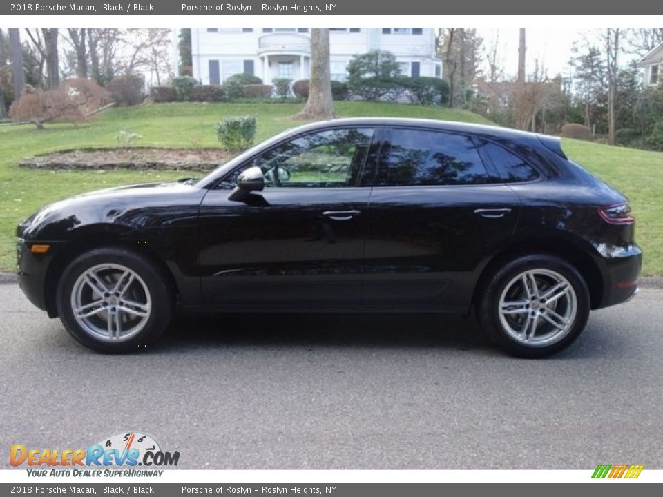 2018 Porsche Macan Black / Black Photo #4