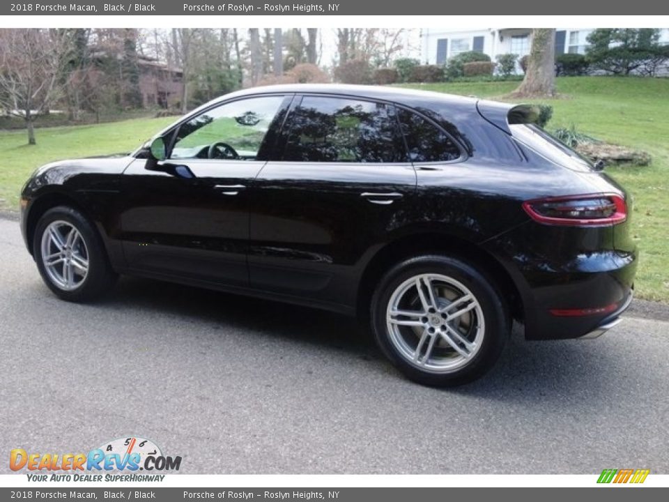 2018 Porsche Macan Black / Black Photo #5