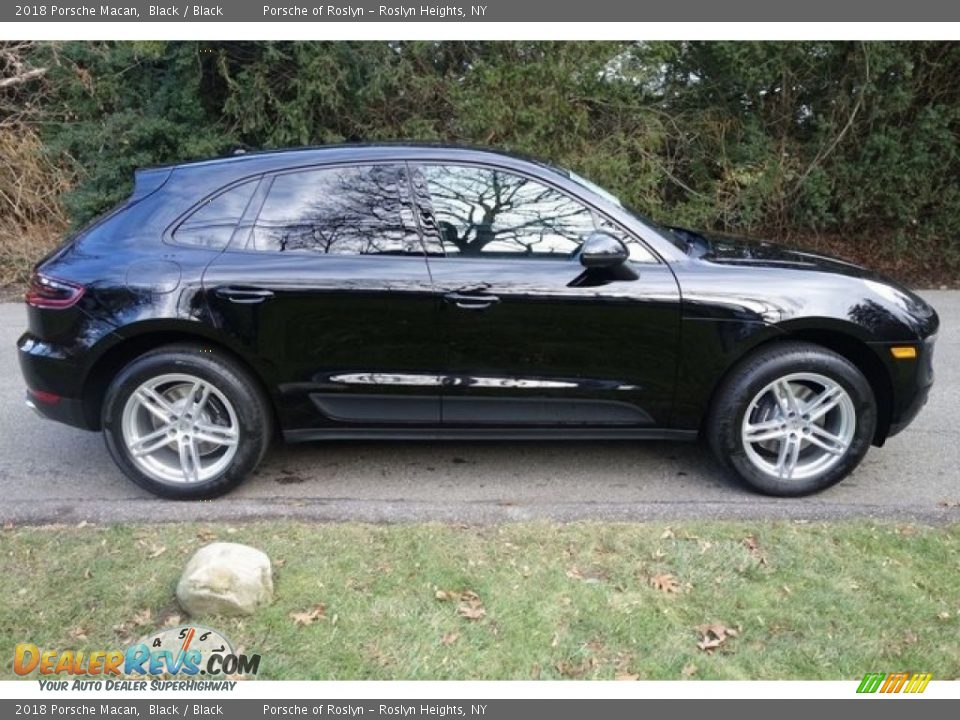 2018 Porsche Macan Black / Black Photo #8