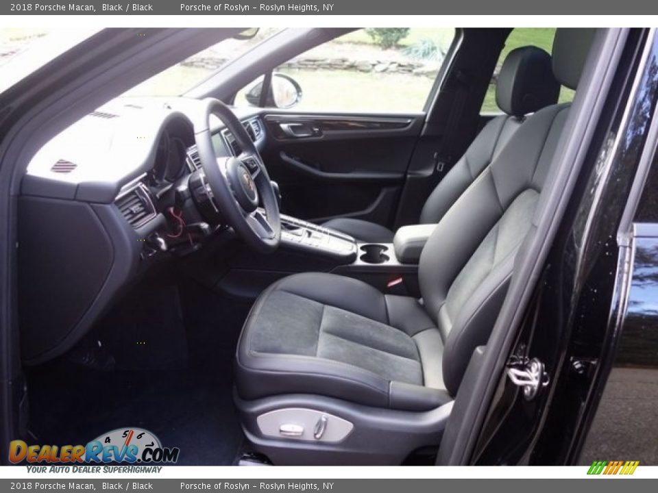 2018 Porsche Macan Black / Black Photo #11