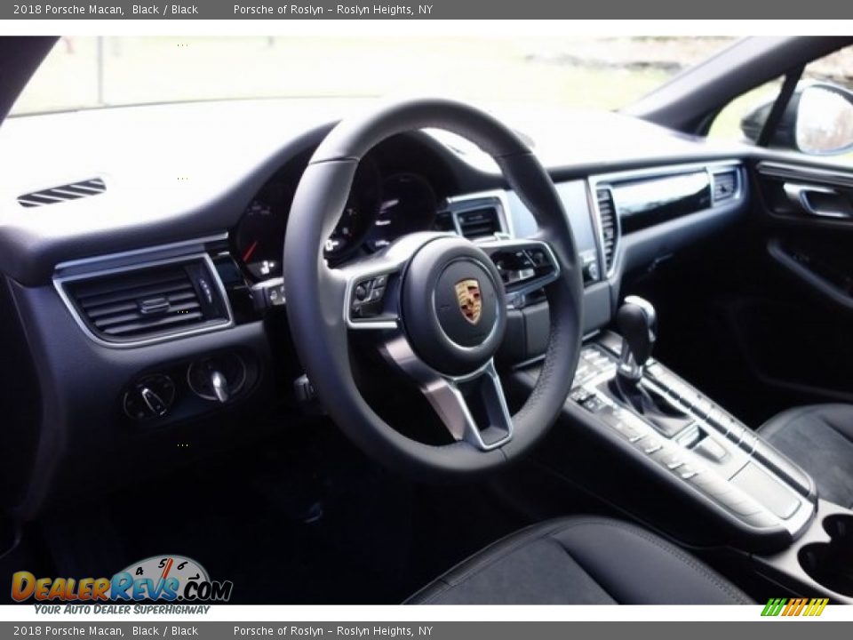 2018 Porsche Macan Black / Black Photo #13