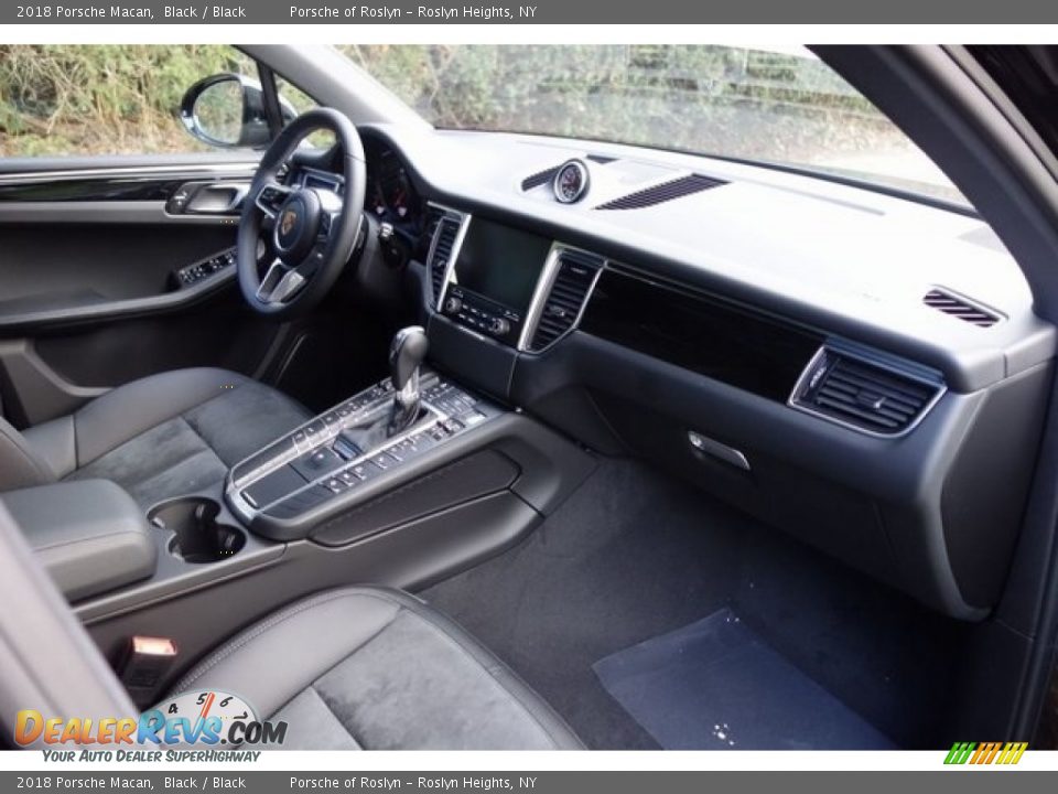 2018 Porsche Macan Black / Black Photo #14