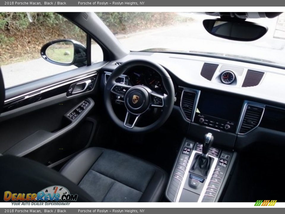 2018 Porsche Macan Black / Black Photo #18