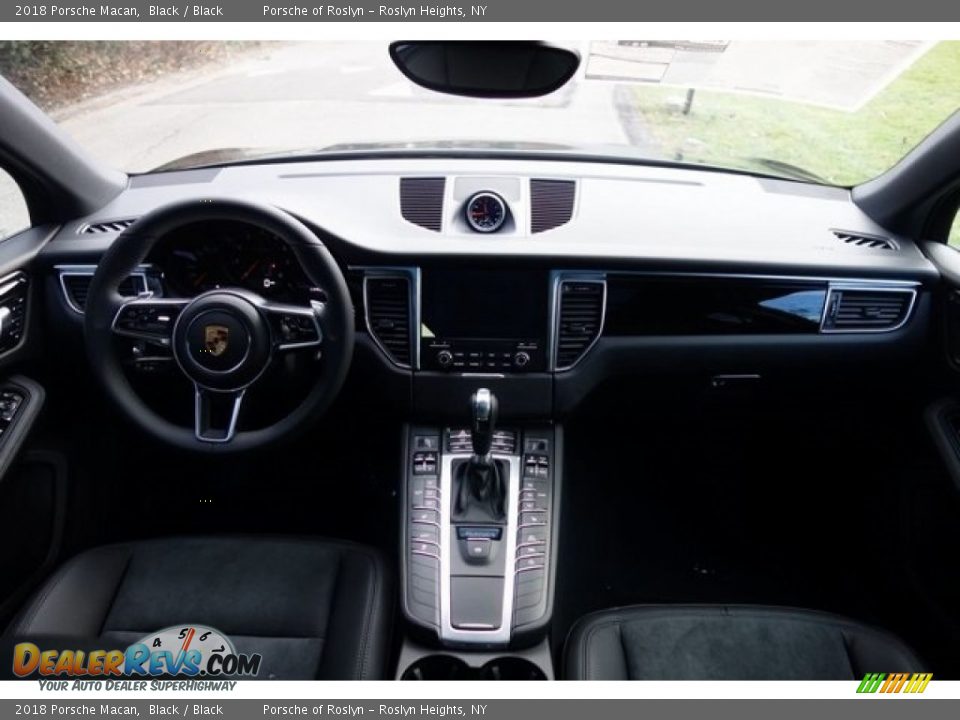 2018 Porsche Macan Black / Black Photo #19