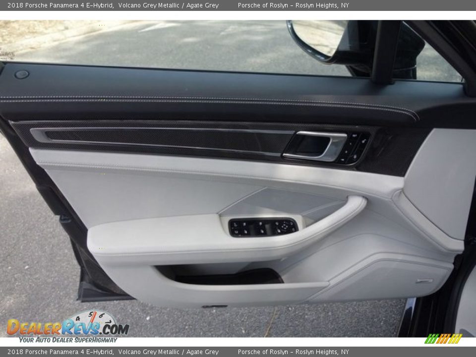 Door Panel of 2018 Porsche Panamera 4 E-Hybrid Photo #10