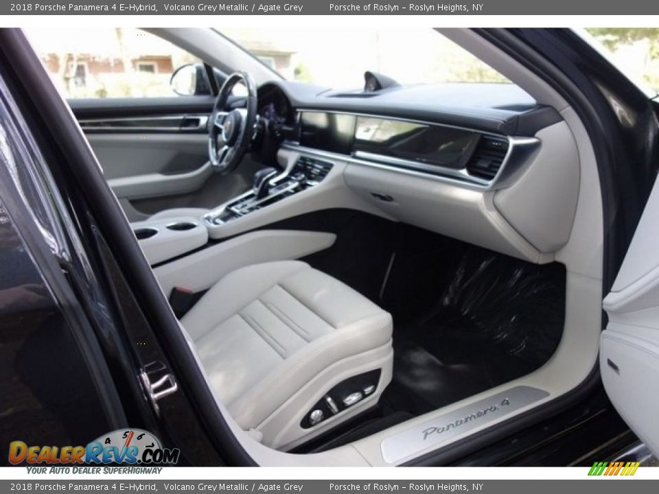 2018 Porsche Panamera 4 E-Hybrid Volcano Grey Metallic / Agate Grey Photo #17