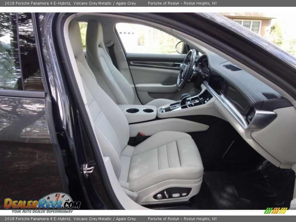 Front Seat of 2018 Porsche Panamera 4 E-Hybrid Photo #18
