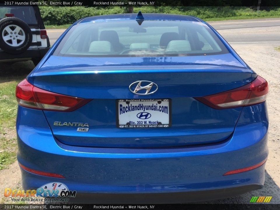 2017 Hyundai Elantra SE Electric Blue / Gray Photo #5