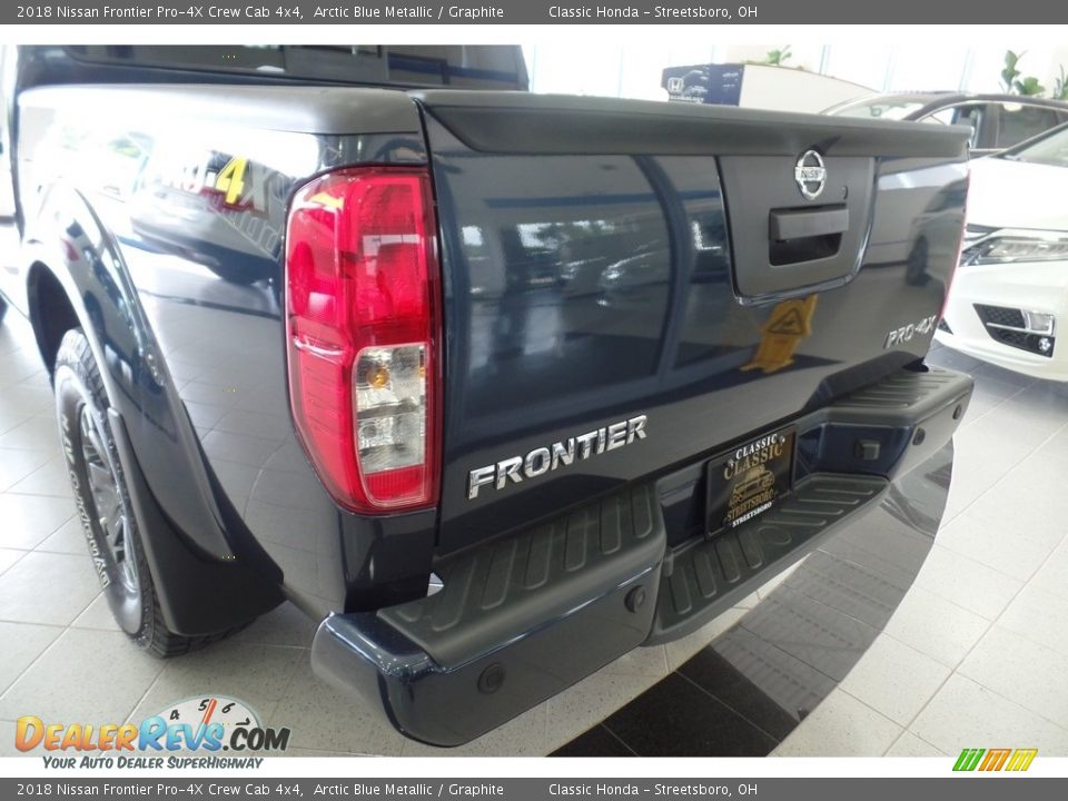 2018 Nissan Frontier Pro-4X Crew Cab 4x4 Arctic Blue Metallic / Graphite Photo #9