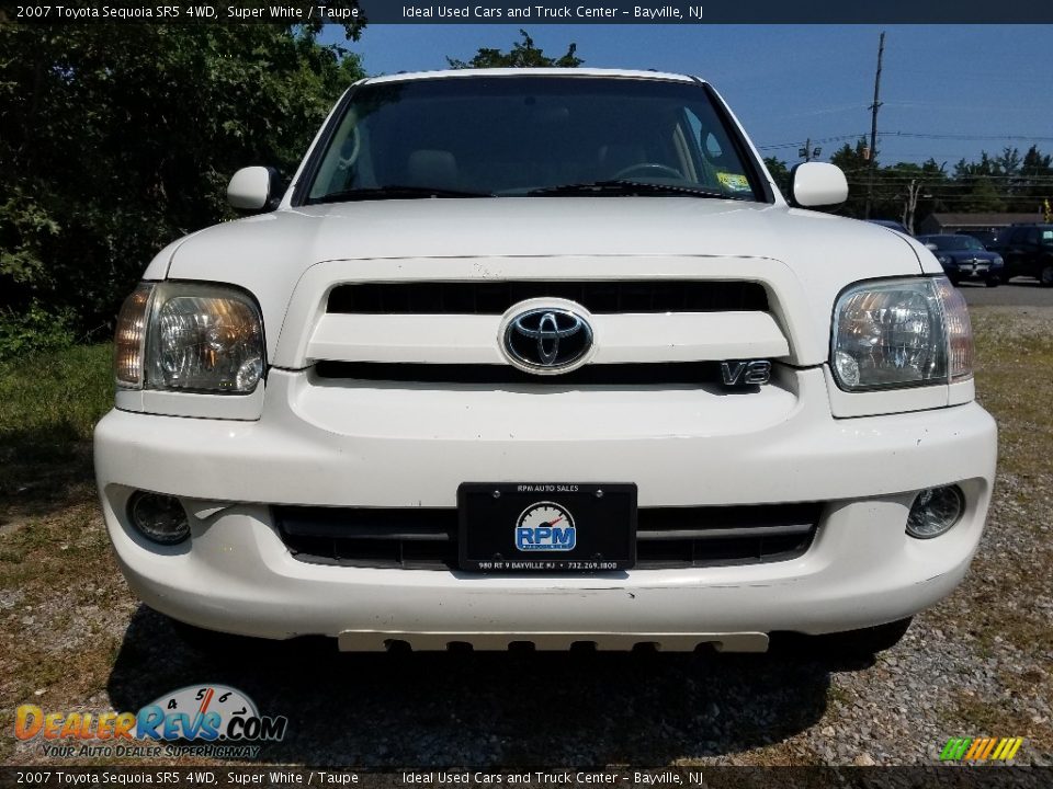 2007 Toyota Sequoia SR5 4WD Super White / Taupe Photo #2