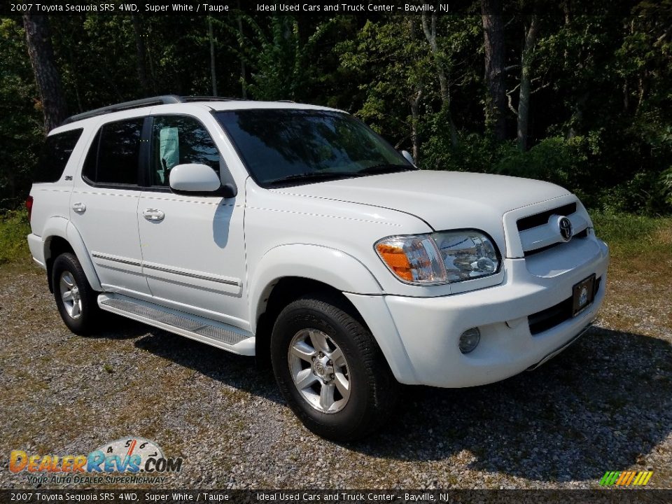 2007 Toyota Sequoia SR5 4WD Super White / Taupe Photo #3