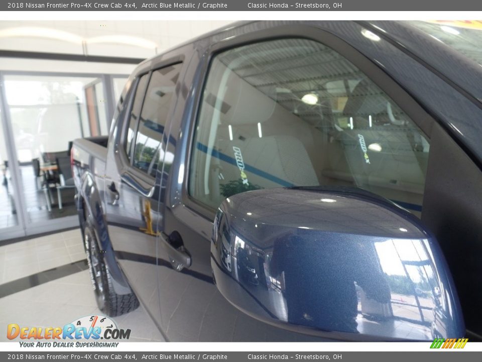 2018 Nissan Frontier Pro-4X Crew Cab 4x4 Arctic Blue Metallic / Graphite Photo #11