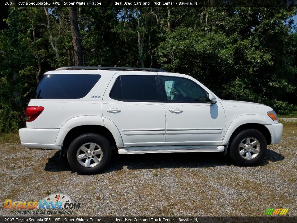 2007 Toyota Sequoia SR5 4WD Super White / Taupe Photo #4