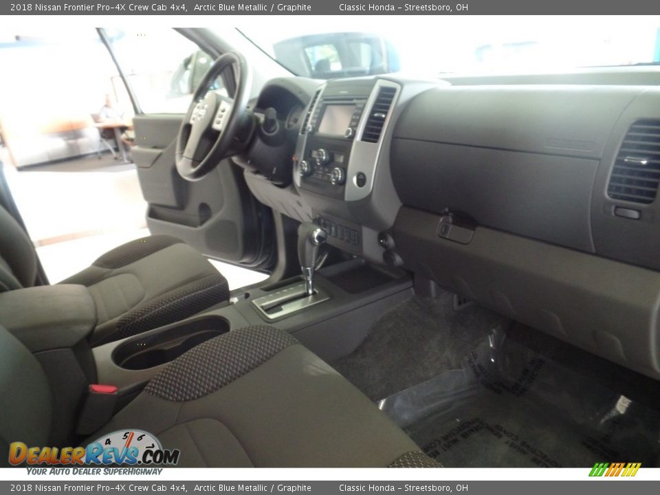 2018 Nissan Frontier Pro-4X Crew Cab 4x4 Arctic Blue Metallic / Graphite Photo #18