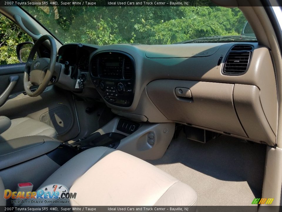 2007 Toyota Sequoia SR5 4WD Super White / Taupe Photo #10