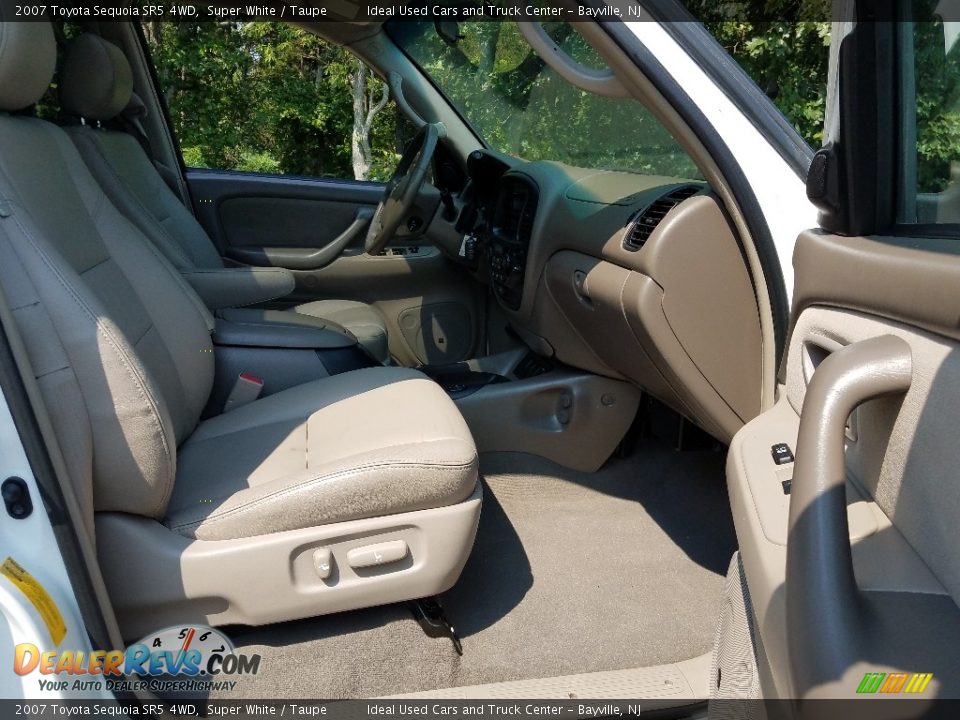 2007 Toyota Sequoia SR5 4WD Super White / Taupe Photo #11