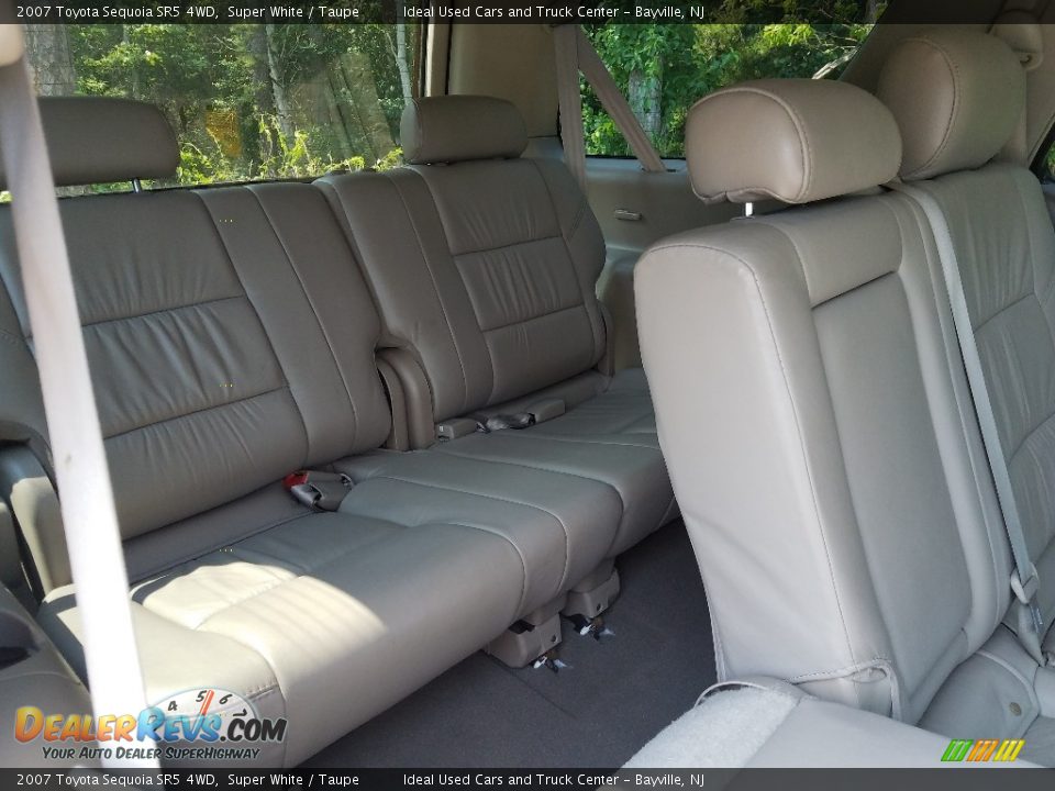 2007 Toyota Sequoia SR5 4WD Super White / Taupe Photo #14