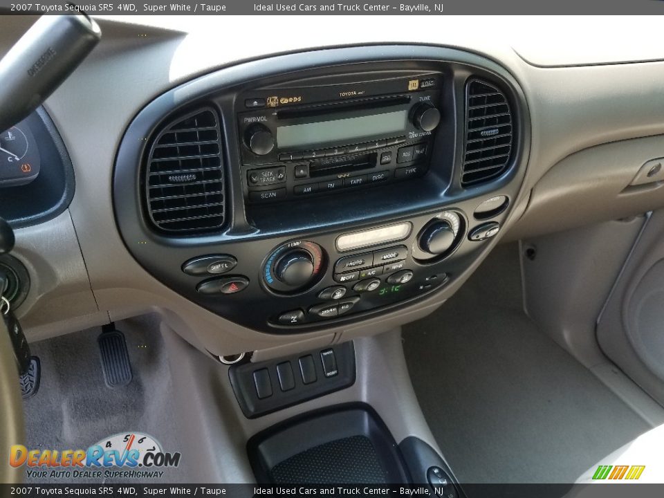 2007 Toyota Sequoia SR5 4WD Super White / Taupe Photo #15