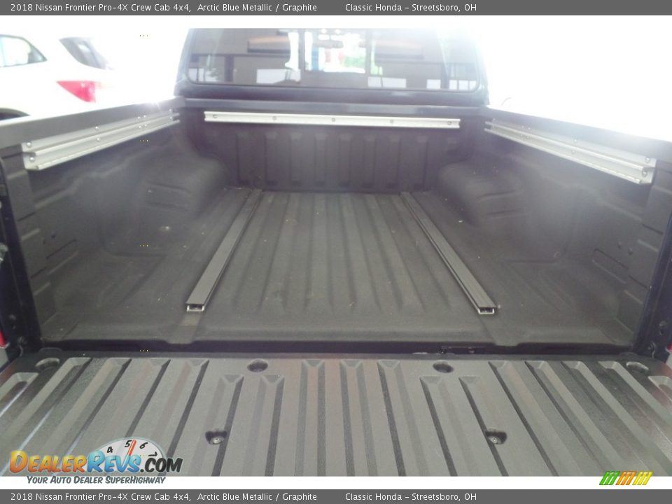 2018 Nissan Frontier Pro-4X Crew Cab 4x4 Arctic Blue Metallic / Graphite Photo #32