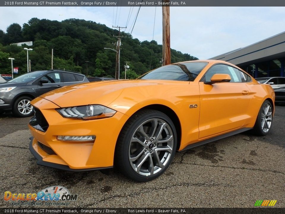 Front 3/4 View of 2018 Ford Mustang GT Premium Fastback Photo #6