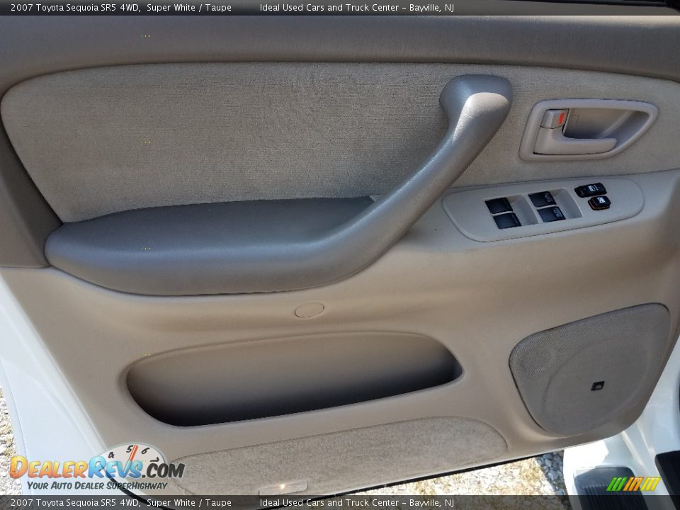 2007 Toyota Sequoia SR5 4WD Super White / Taupe Photo #22