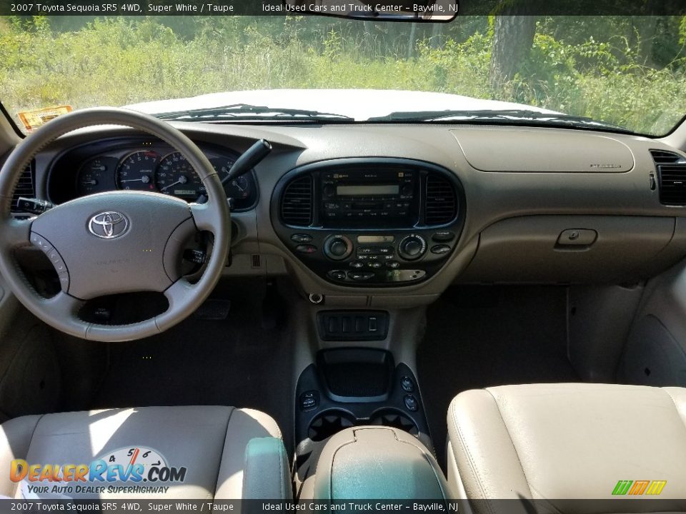 2007 Toyota Sequoia SR5 4WD Super White / Taupe Photo #24