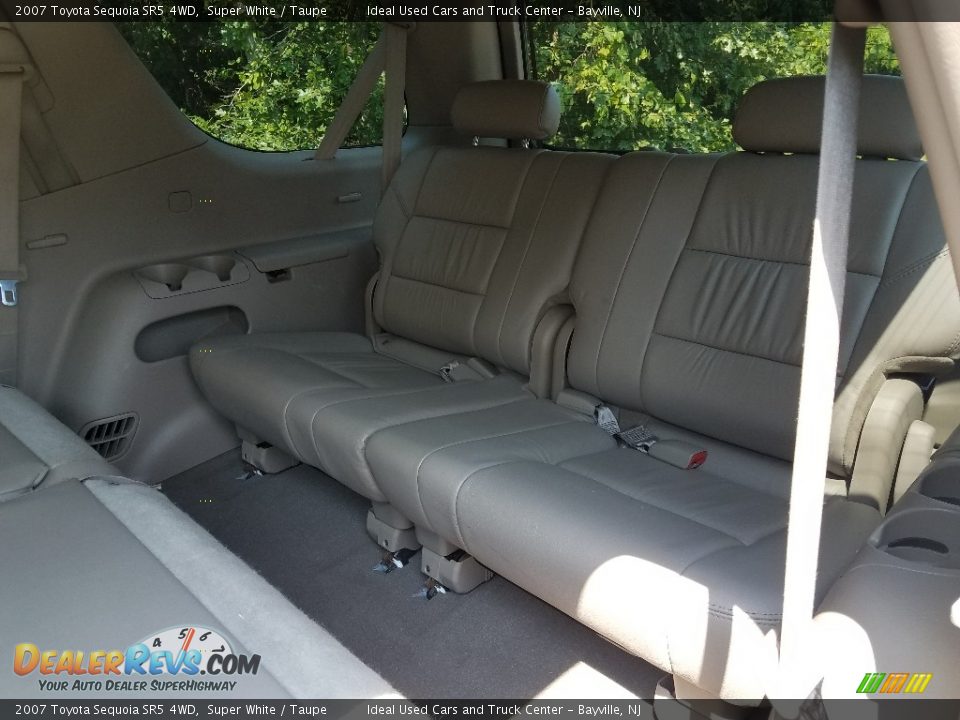 2007 Toyota Sequoia SR5 4WD Super White / Taupe Photo #25