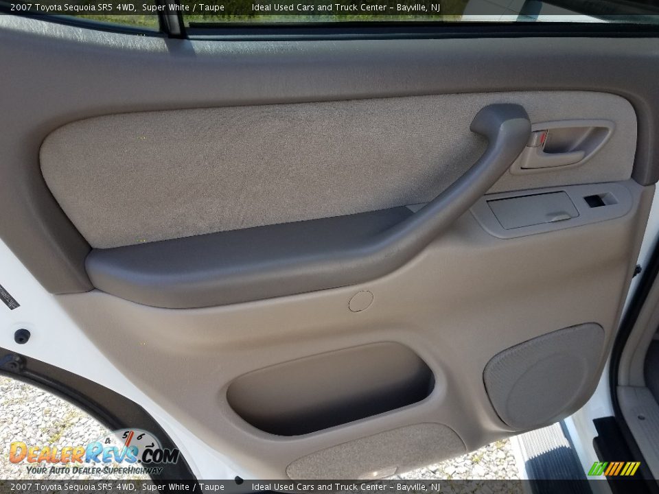2007 Toyota Sequoia SR5 4WD Super White / Taupe Photo #26