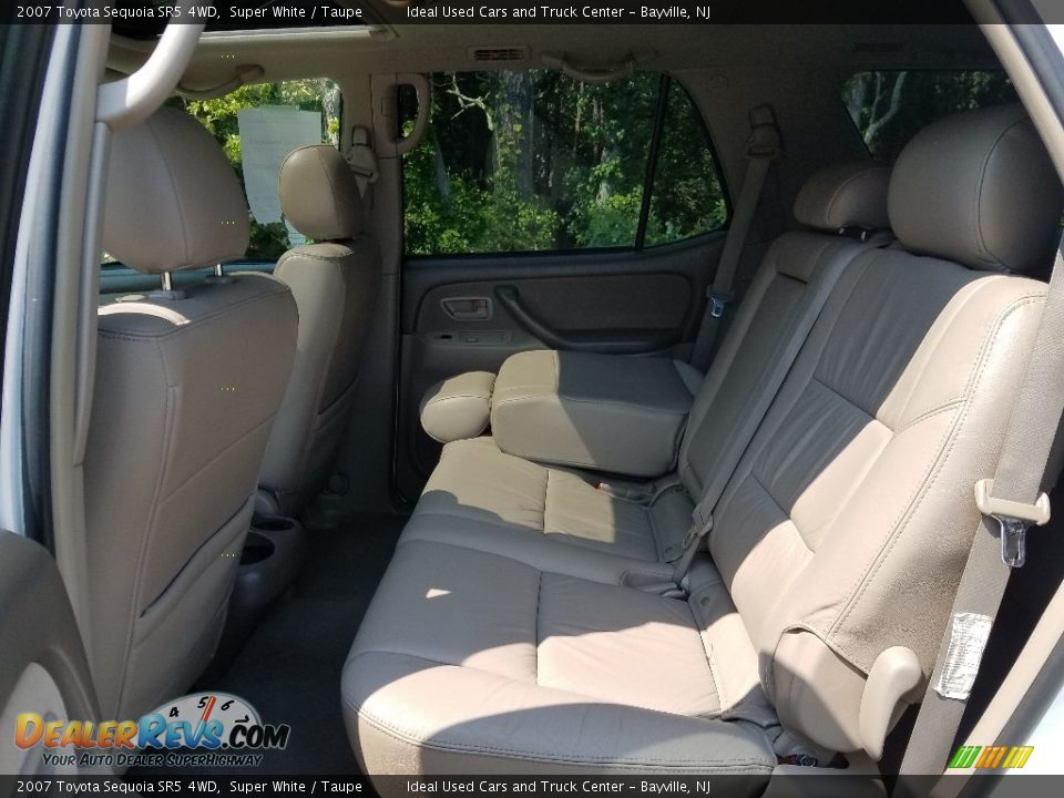 2007 Toyota Sequoia SR5 4WD Super White / Taupe Photo #27