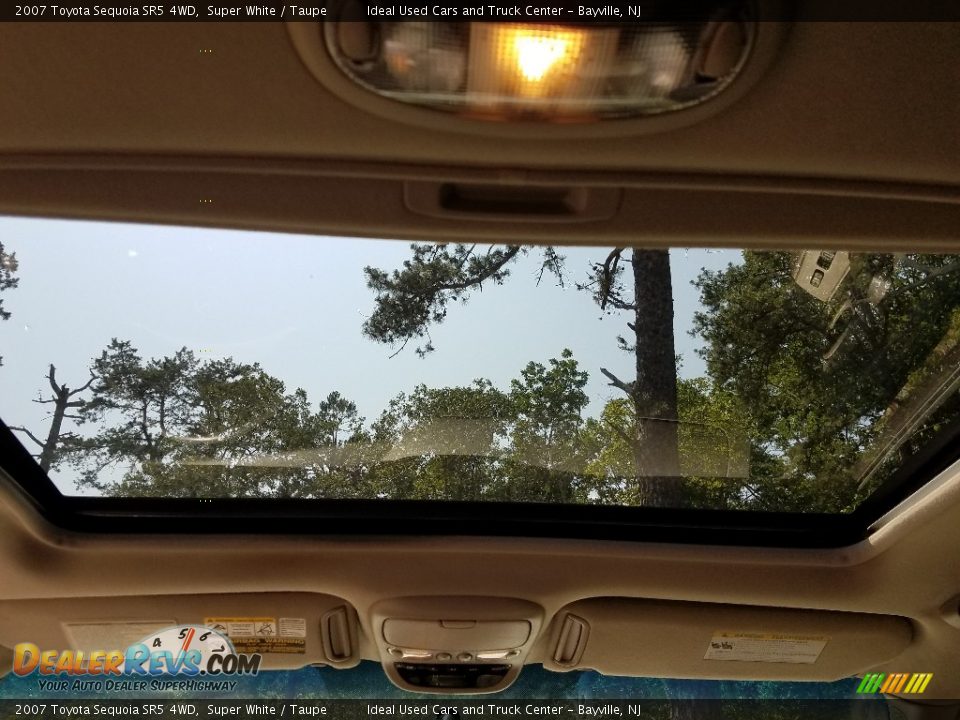 2007 Toyota Sequoia SR5 4WD Super White / Taupe Photo #28