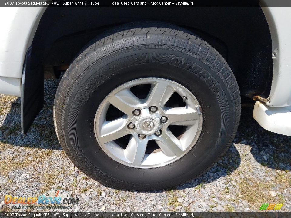 2007 Toyota Sequoia SR5 4WD Super White / Taupe Photo #32
