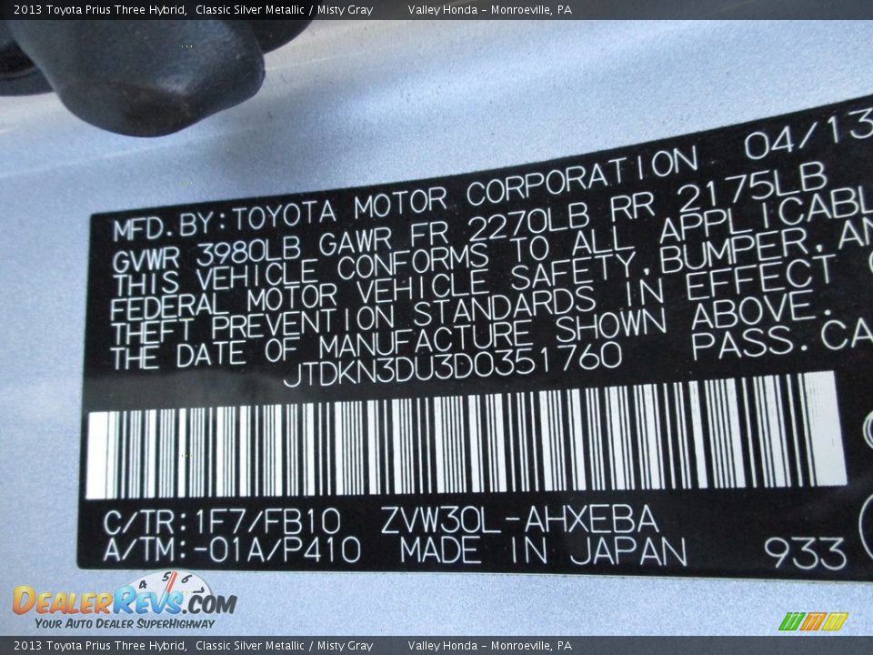 2013 Toyota Prius Three Hybrid Classic Silver Metallic / Misty Gray Photo #19