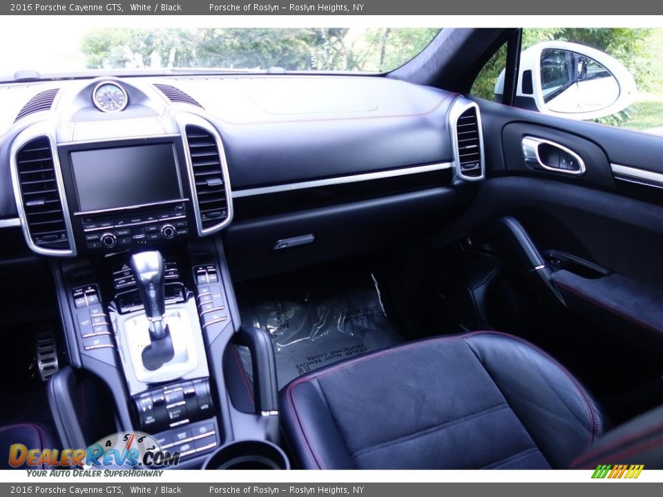 2016 Porsche Cayenne GTS White / Black Photo #15